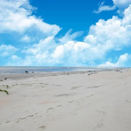 Daire Near The Beach, Cleaning Included Oostduinkerke