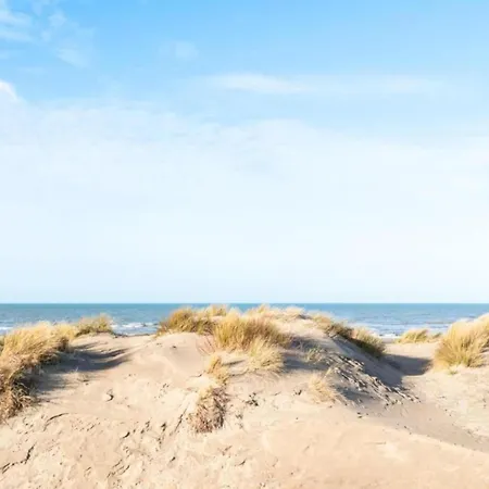 Near The Beach, Cleaning Included Oostduinkerke