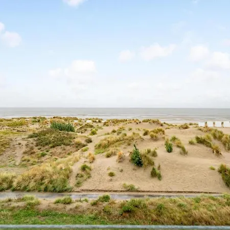 Near The Beach, Cleaning Included Daire *